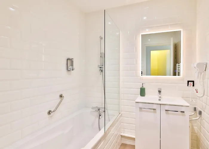 Le Lucien Eco-appart'hôtel - - Centre - Wifi - Parking Privé - Classé 4 étoiles Angoulême