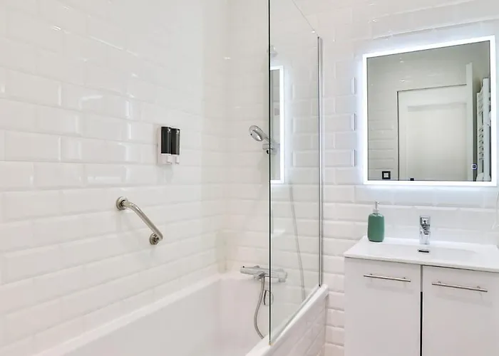 Appartement Le Lucien Eco-appart'hôtel - - Centre - Wifi - Parking Privé - Classé 4 étoiles *