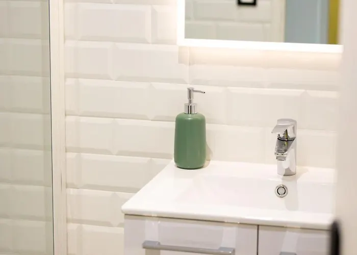 Le Lucien Eco-appart'hôtel - - Centre - Wifi - Parking Privé - Classé 4 étoiles * Angoulême