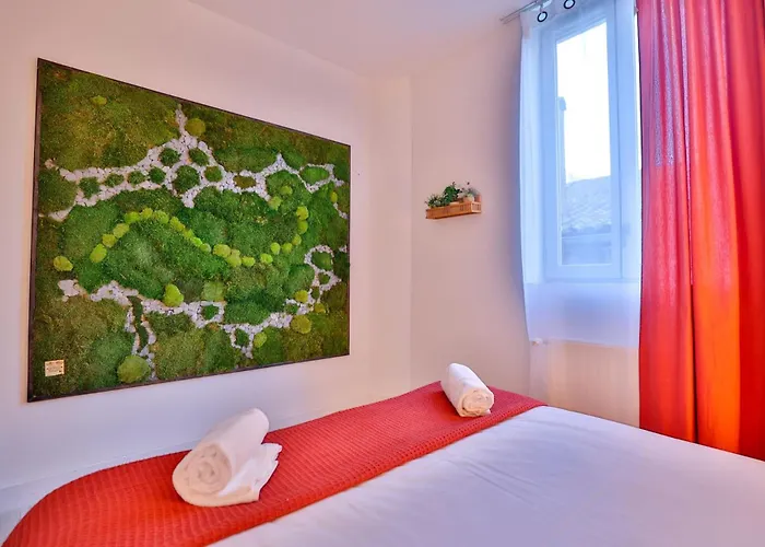 Le Lucien Eco-appart'hôtel - - Centre - Wifi - Parking Privé - Classé 4 étoiles * Angoulême